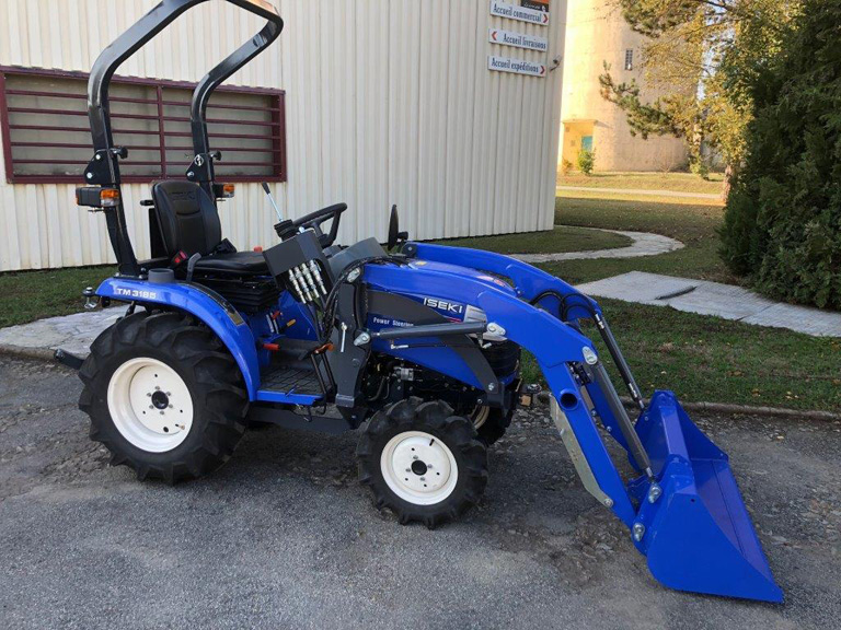Occasion Espace Vert Tracteur ISEKI 16CV 3 cylindres 4RM Diesel Occasion Espace Vert Tracteur ISEKI 16CV 3 cylindres 4RM Diesel