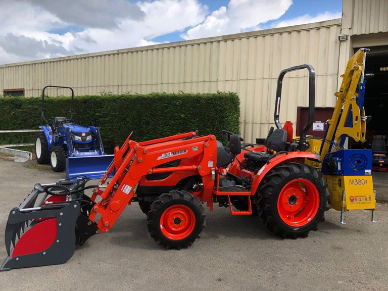 Occasion Espace Vert Tracteur KIOTI CK4010 HST avec godet multifonctions Occasion Espace Vert Tracteur KIOTI CK4010 HST avec godet multifonctions